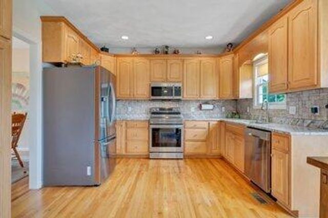 6411 Garrett LN, Roanoke, VA 24019
