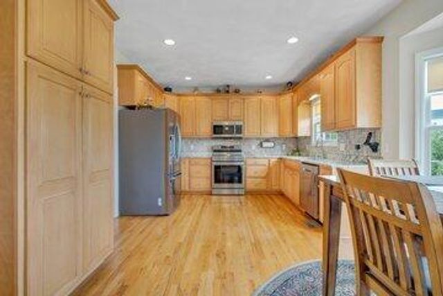 6411 Garrett LN, Roanoke, VA 24019
