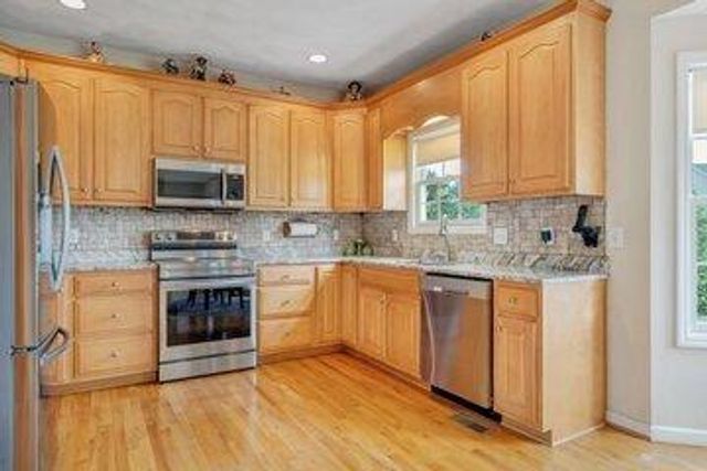 6411 Garrett LN, Roanoke, VA 24019