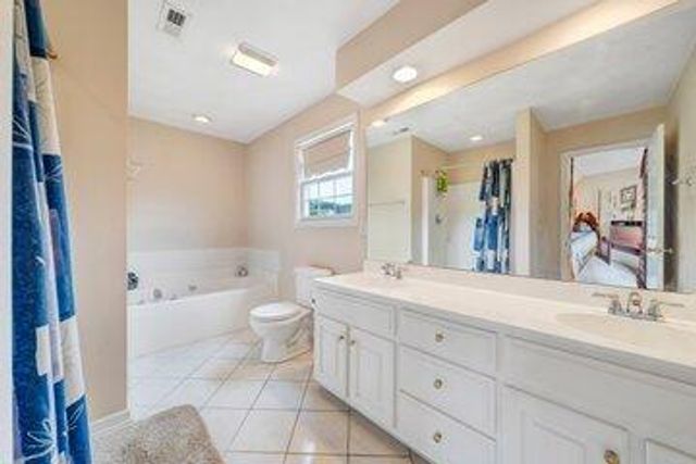 6411 Garrett LN, Roanoke, VA 24019