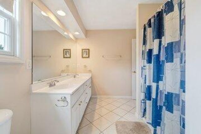 6411 Garrett LN, Roanoke, VA 24019