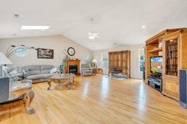 6411 Garrett LN, Roanoke, VA 24019