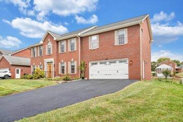 6411 Garrett LN, Roanoke, VA 24019