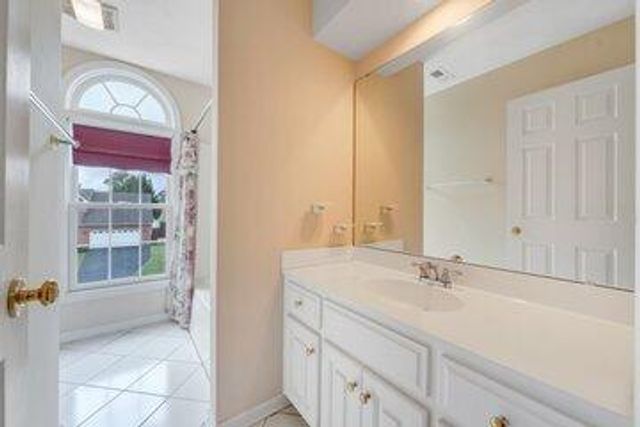 6411 Garrett LN, Roanoke, VA 24019