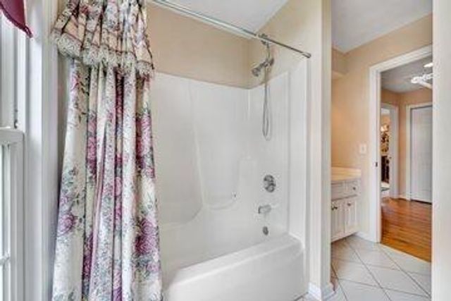 6411 Garrett LN, Roanoke, VA 24019