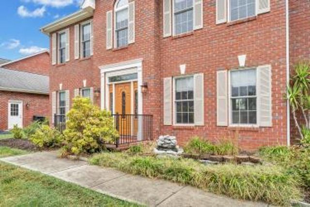 6411 Garrett LN, Roanoke, VA 24019