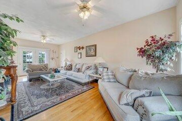 6411 Garrett LN, Roanoke, VA 24019