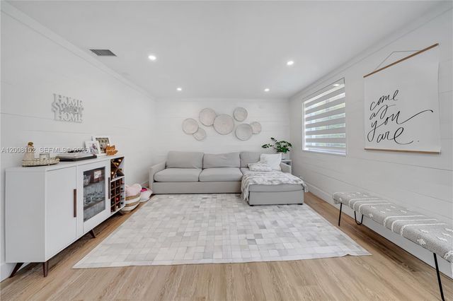 8640 SW 125th St, Miami, FL 33156