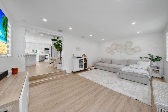 8640 SW 125th St, Miami, FL 33156