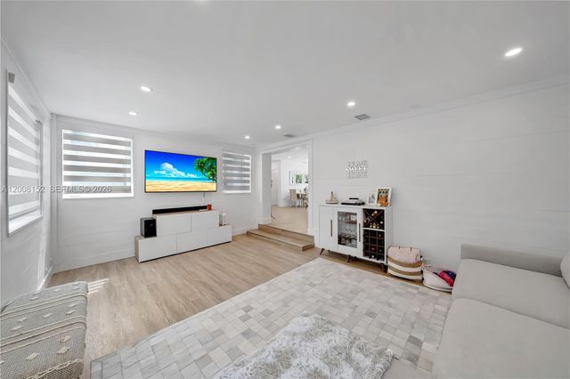 8640 SW 125th St, Miami, FL 33156