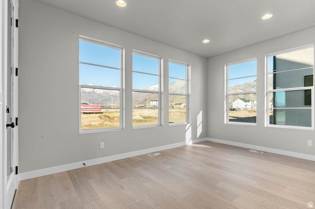 5042 W GREEN ASH LN, Highland, UT 84003