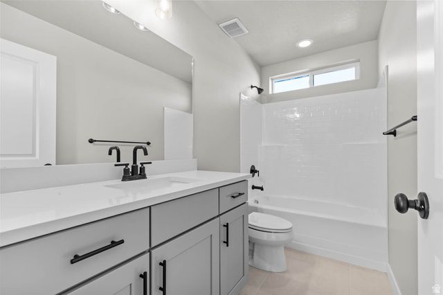 5042 W GREEN ASH LN, Highland, UT 84003