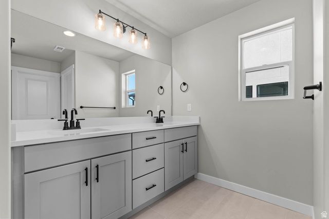 5042 W GREEN ASH LN, Highland, UT 84003