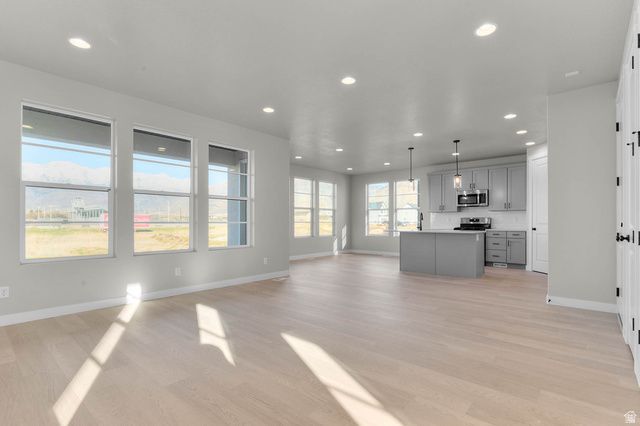 5042 W GREEN ASH LN, Highland, UT 84003