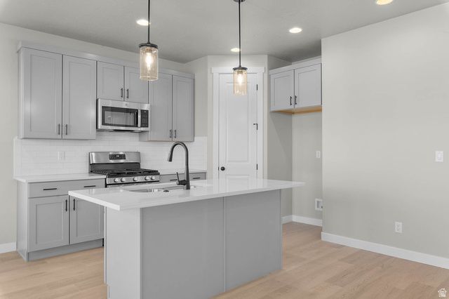 5042 W GREEN ASH LN, Highland, UT 84003