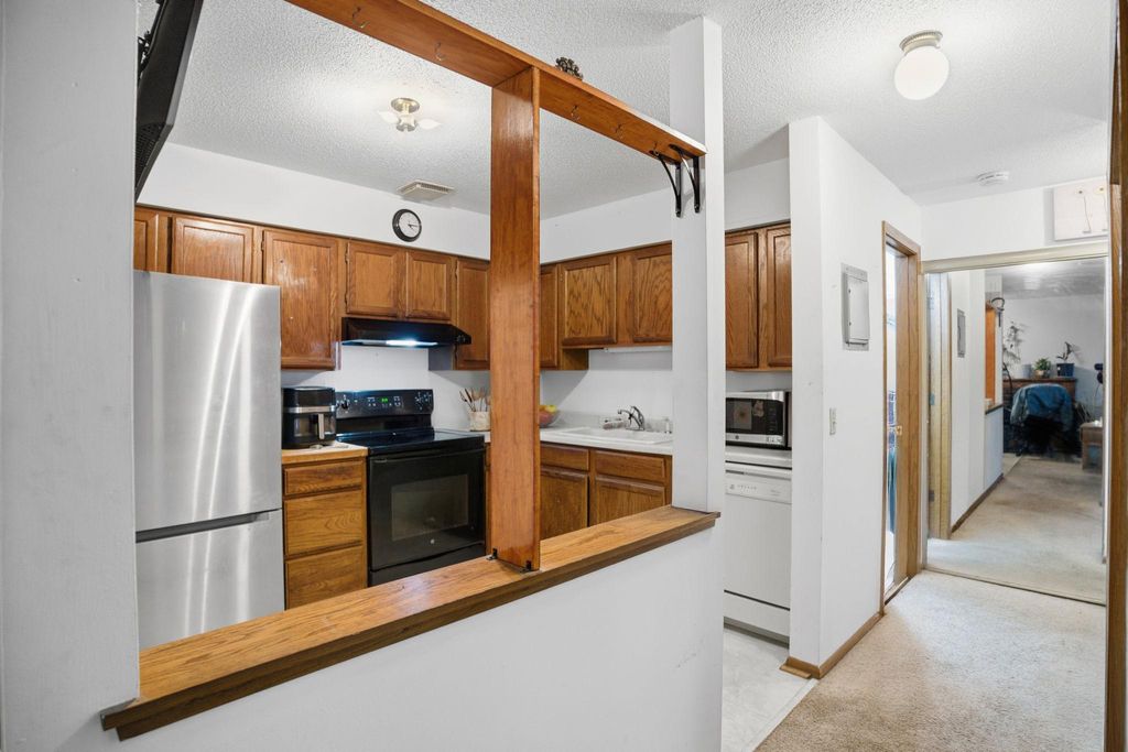 1000 41st Avenue NE 204, Columbia Heights, MN 55421 — photo 2