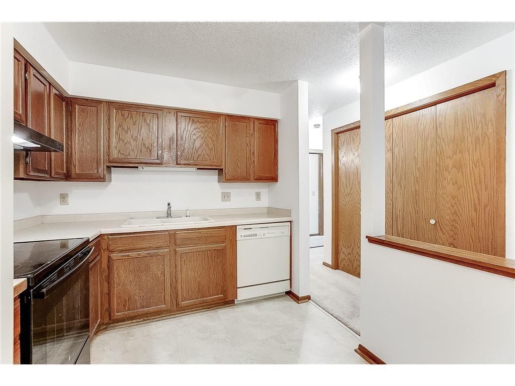 1000 41st Avenue NE 204, Columbia Heights, MN 55421 — photo 3