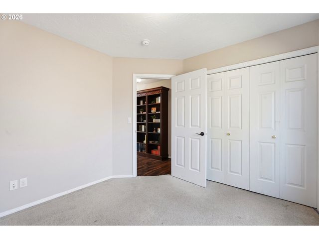849 MEADOWLAWN Pl, Molalla, OR 97038