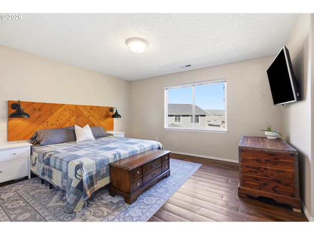 849 MEADOWLAWN Pl, Molalla, OR 97038