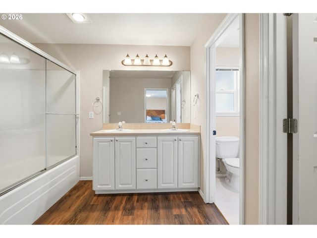 849 MEADOWLAWN Pl, Molalla, OR 97038