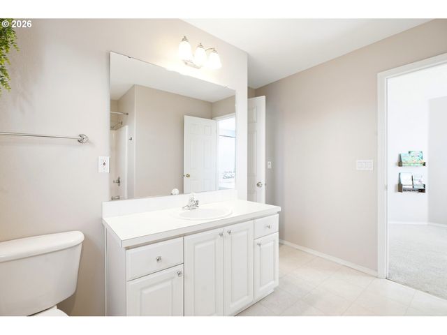 849 MEADOWLAWN Pl, Molalla, OR 97038