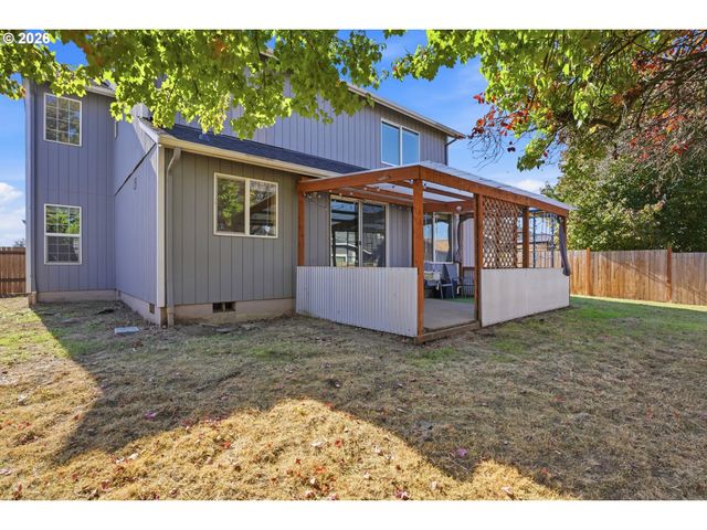 849 MEADOWLAWN Pl, Molalla, OR 97038