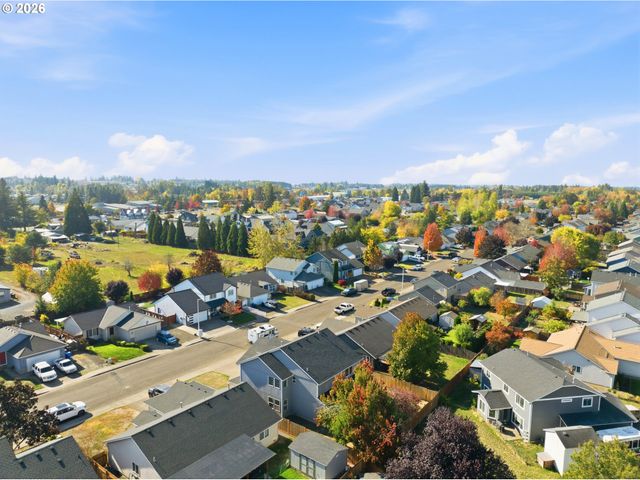 849 MEADOWLAWN Pl, Molalla, OR 97038