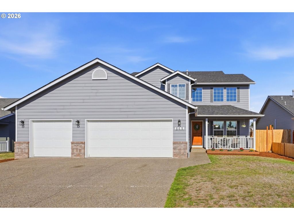 849 MEADOWLAWN Pl, Molalla, OR 97038