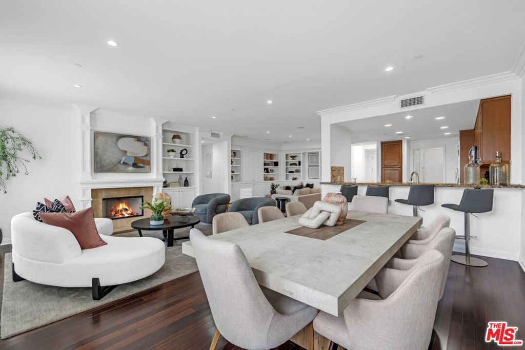 Image 1 of property listing at 143 N Arnaz Dr Apt 304, Beverly Hills, CA 90211