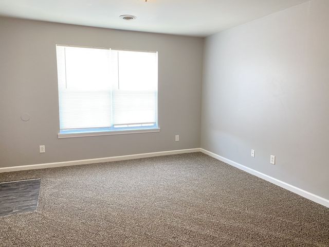 3875 Northeast Dr H, Clarksville, TN 37042