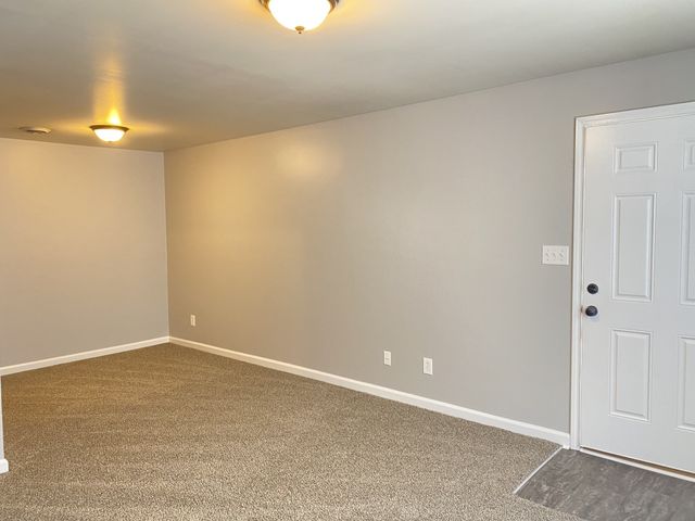 3875 Northeast Dr H, Clarksville, TN 37042