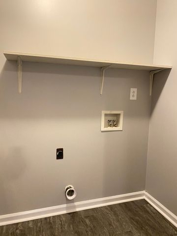 3875 Northeast Dr H, Clarksville, TN 37042