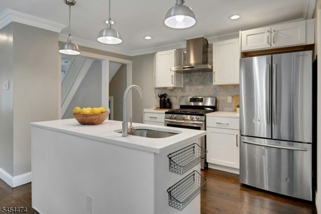 30 Tichenor Pl, Montclair Twp., NJ 07042