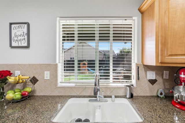 1116 Liberation Way, Lemoore, CA 93245