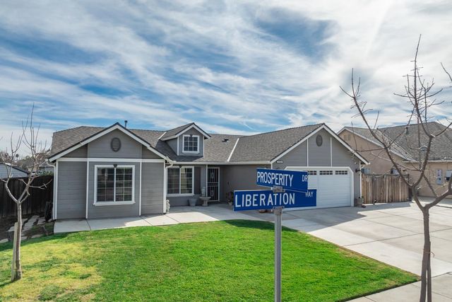1116 Liberation Way, Lemoore, CA 93245