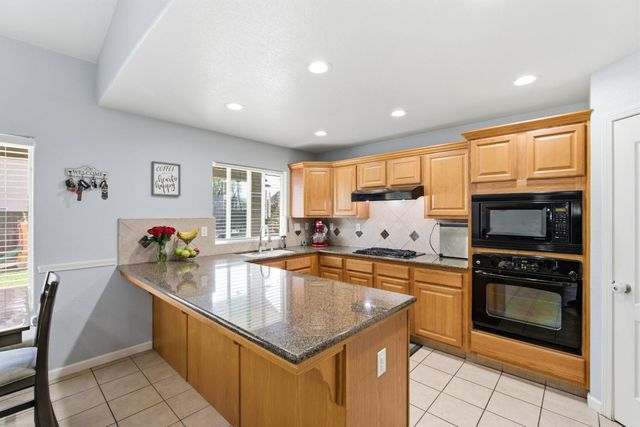 1116 Liberation Way, Lemoore, CA 93245