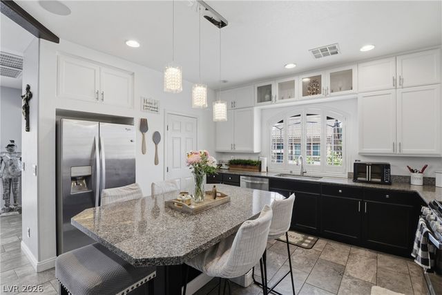 7218 Shannon Ridge Court, Las Vegas, NV 89118