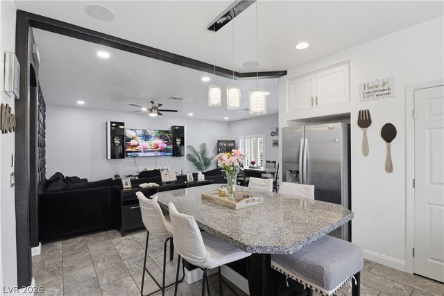 7218 Shannon Ridge Court, Las Vegas, NV 89118