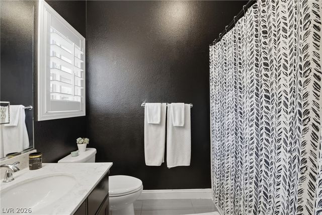 7218 Shannon Ridge Court, Las Vegas, NV 89118