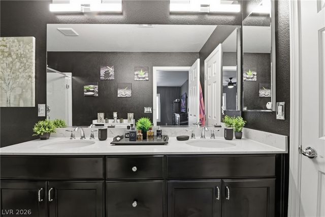 7218 Shannon Ridge Court, Las Vegas, NV 89118