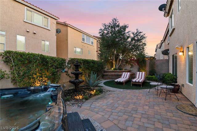 7218 Shannon Ridge Court, Las Vegas, NV 89118