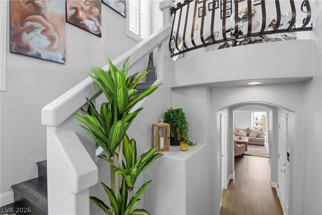 7218 Shannon Ridge Court, Las Vegas, NV 89118