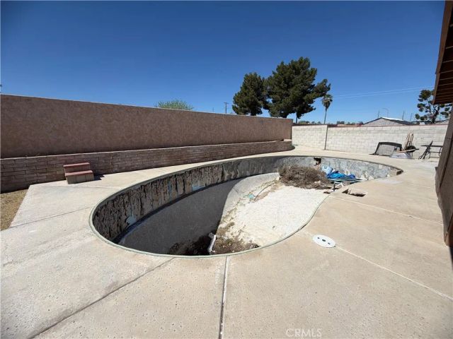 404 Fenmore Drive, Barstow, CA 92311
