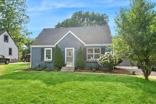 1N016 Woods Avenue, Wheaton, IL 60187