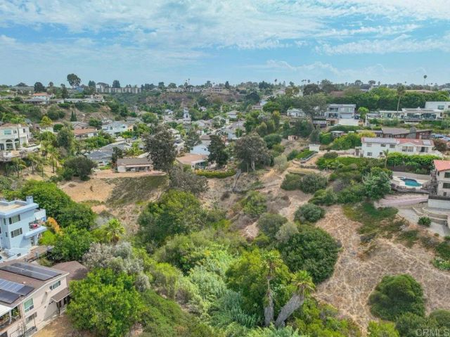 Trenton, San Diego, CA 92117