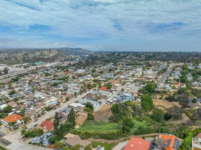 Trenton, San Diego, CA 92117