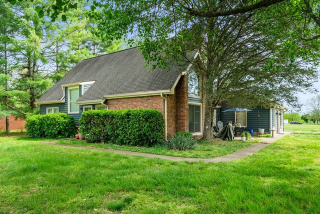 674 Lakeside Dr, Springfield, TN 37172