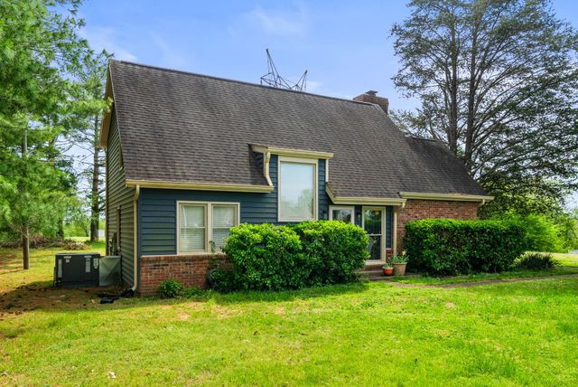 674 Lakeside Dr, Springfield, TN 37172