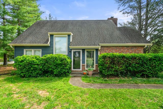 674 Lakeside Dr, Springfield, TN 37172