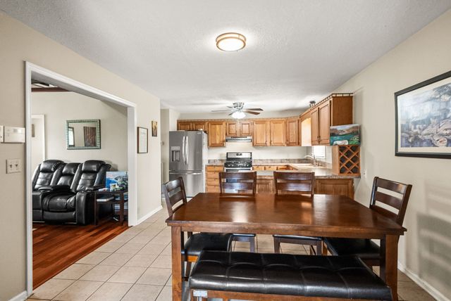 674 Lakeside Dr, Springfield, TN 37172